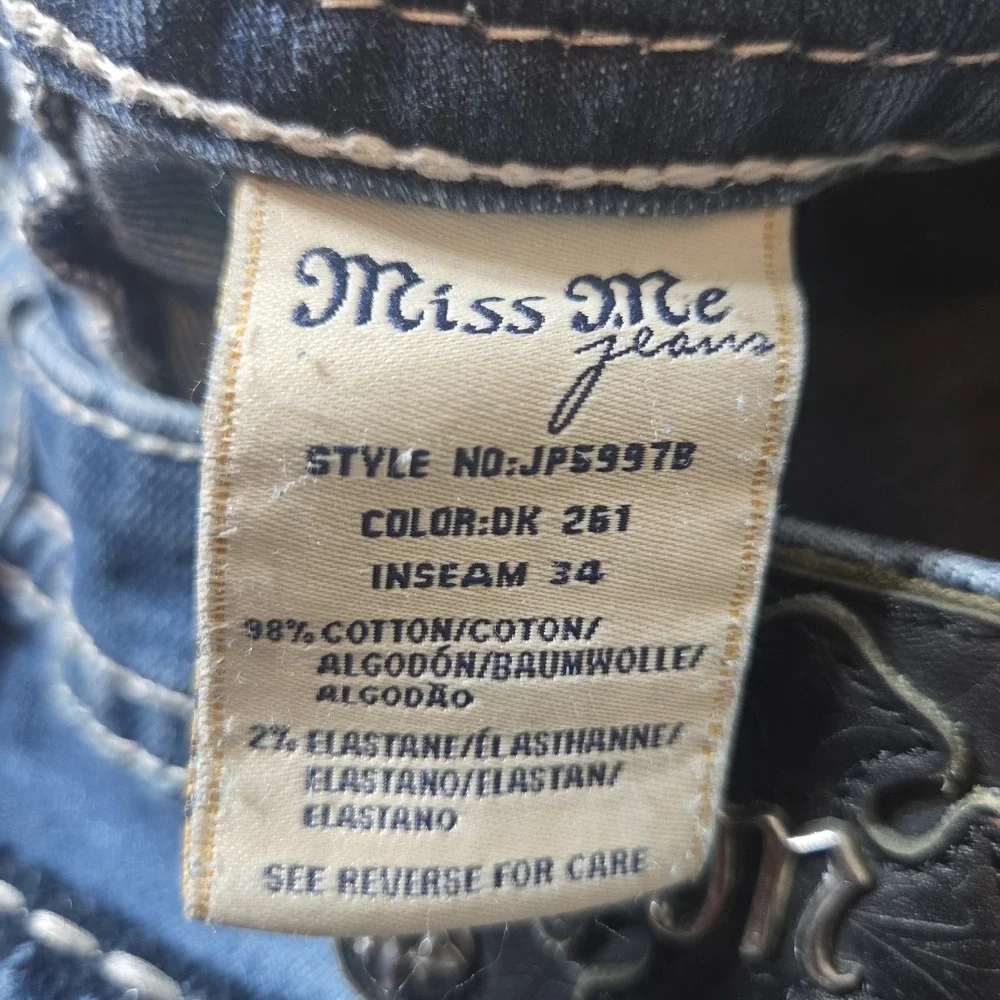 Miss me jeans Size 30 Signature Mid Rise Boot Cut Medium Wash Embroidered